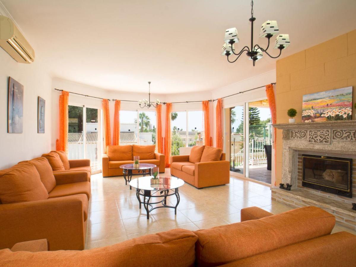 Villa Nadaltenis By Interhome กัลเป ภายนอก รูปภาพ